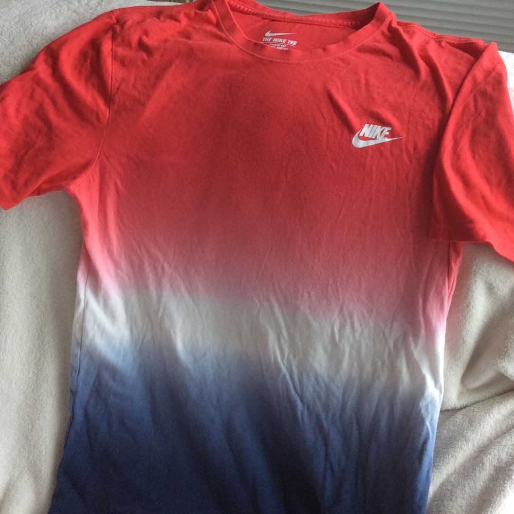 Nike Men's M tee shirt