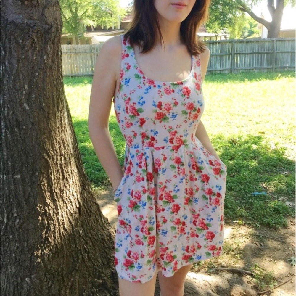 Forever 21 Floral Dress w/ Pockets