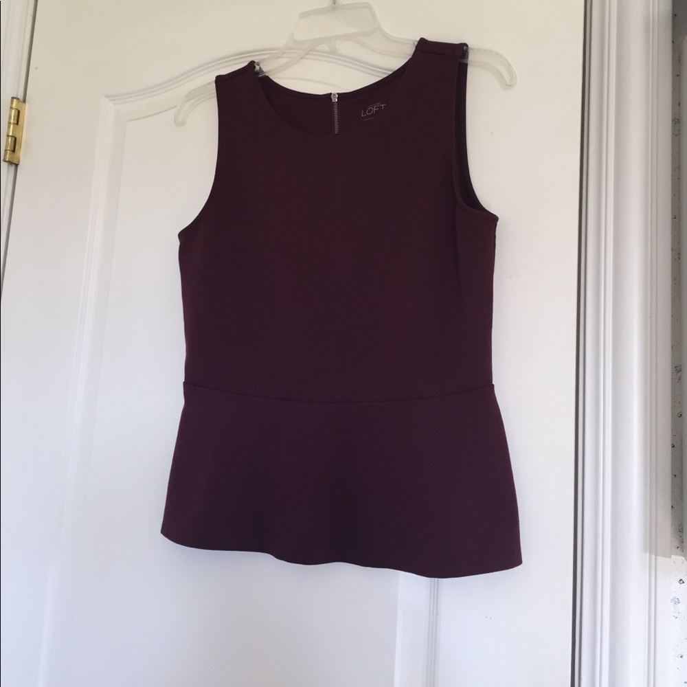 Loft maroon work top