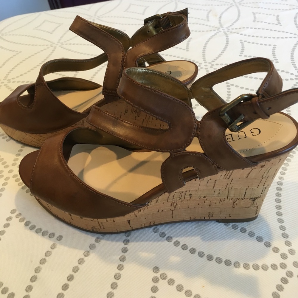 Guess wedges