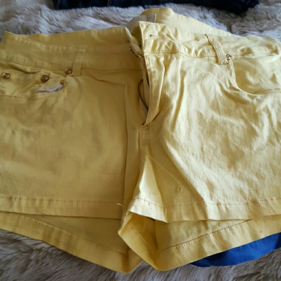 Shorts - Picture 2 of 2
