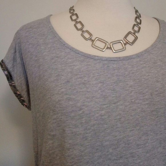 Loft T-shirt - Picture 3 of 3