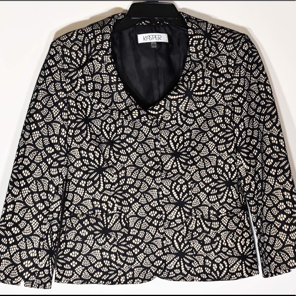 Kasper blazer, size 4