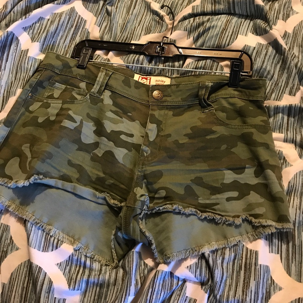 Short shorts
