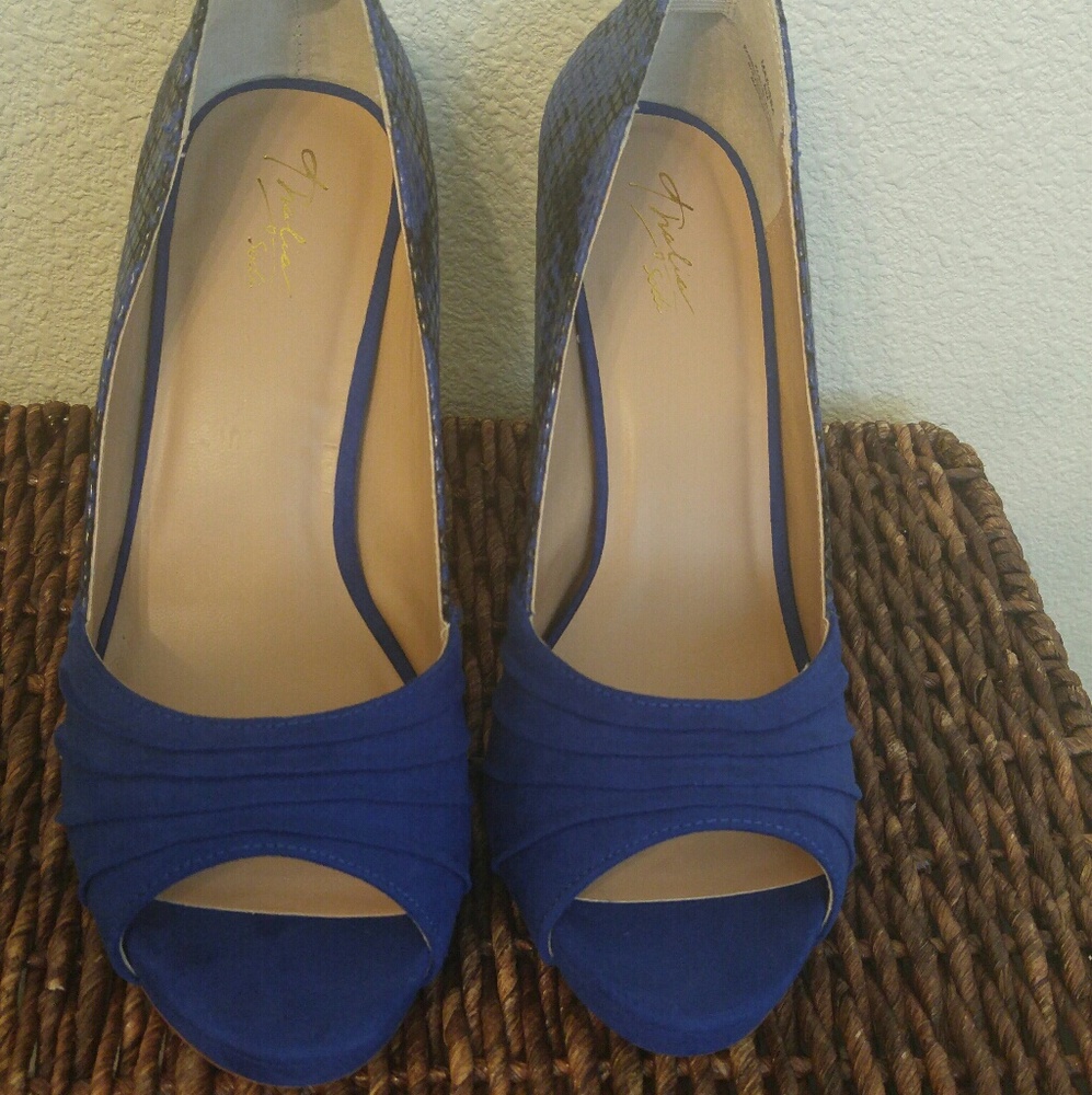 Thalia Sodi - Marissa Ruched pump