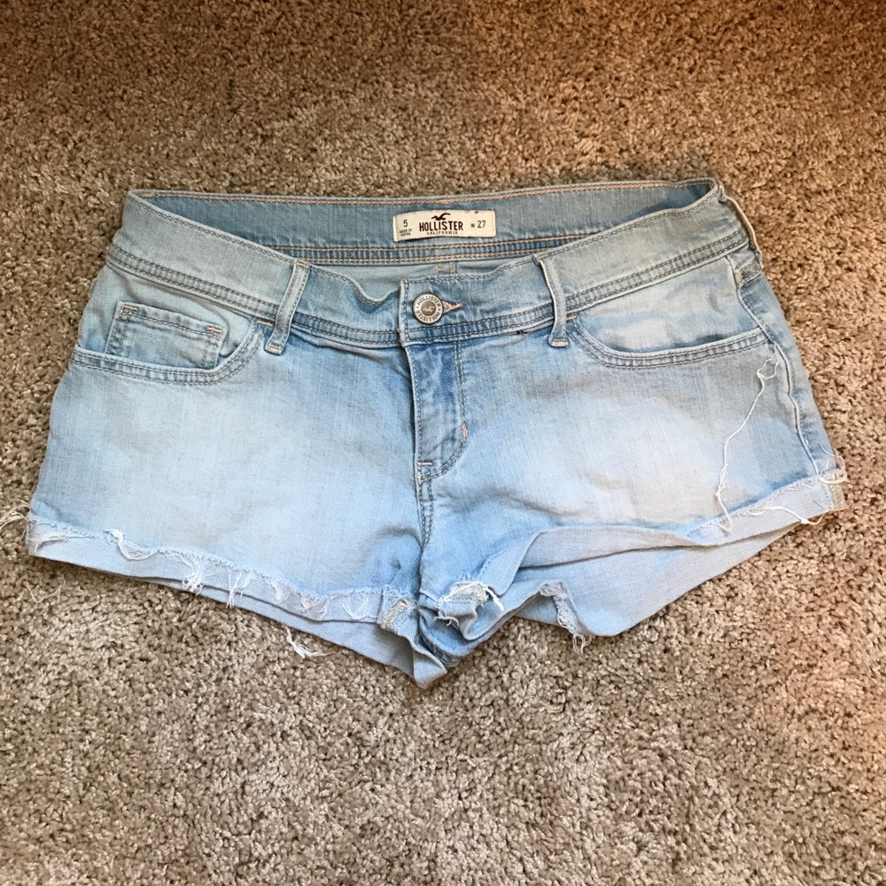 Hollister light wash jean shorts!