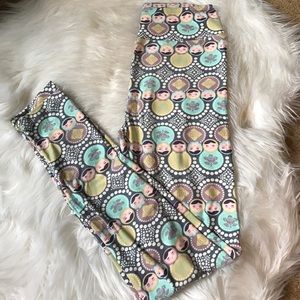 LuLaRoe Pants - 🦄 LulaRoe Pastel Russian Doll OS Leggings LuLaRoe Pants - 🦄 LulaRoe Pastel Russian Doll OS Leggings