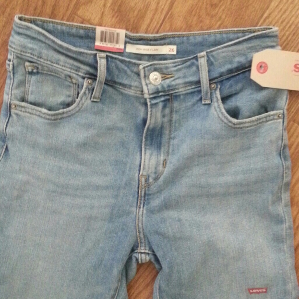 LAST DAY NWT Levi's High Rise Flare Jeans - Picture 4 of 4