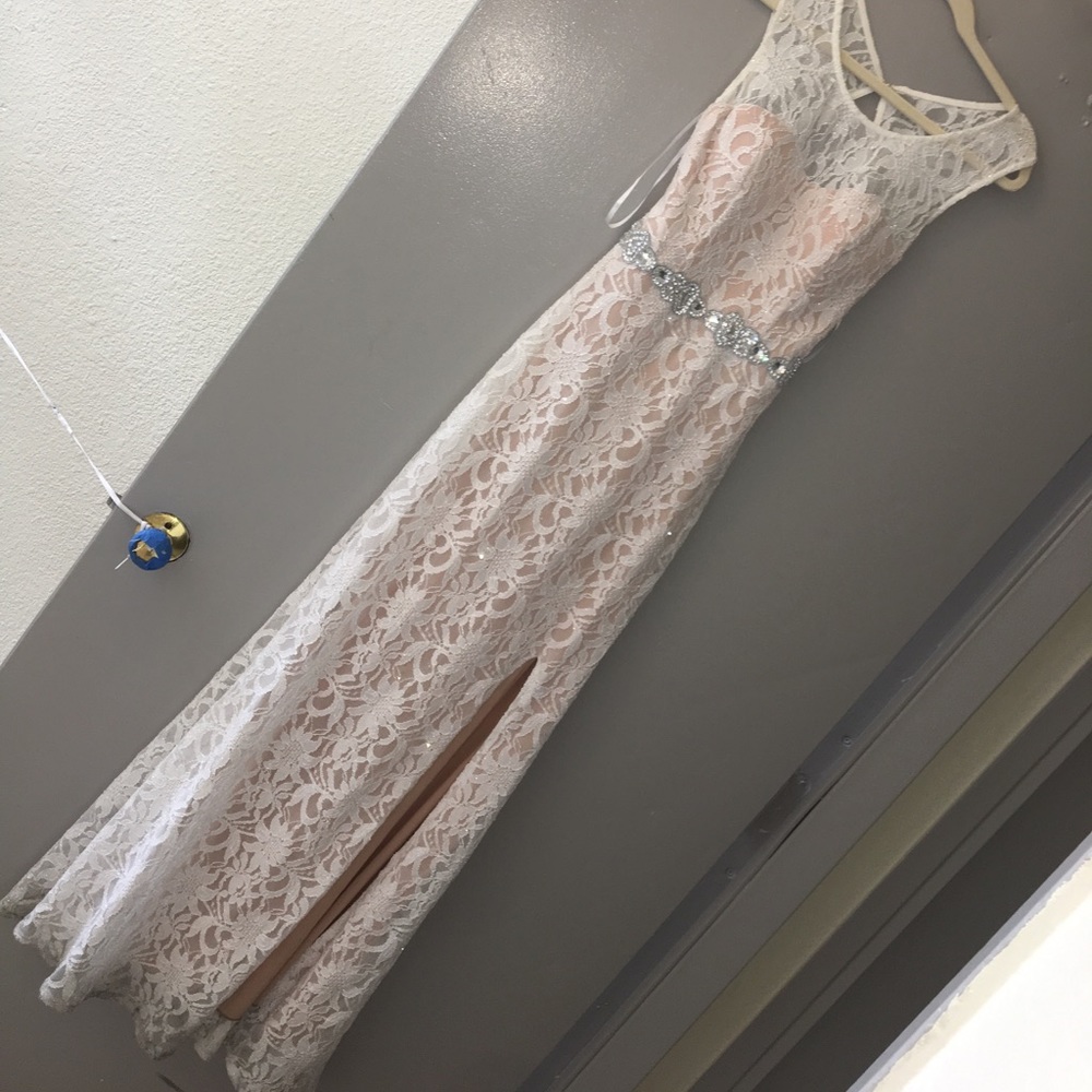 City triangles sparkling lace