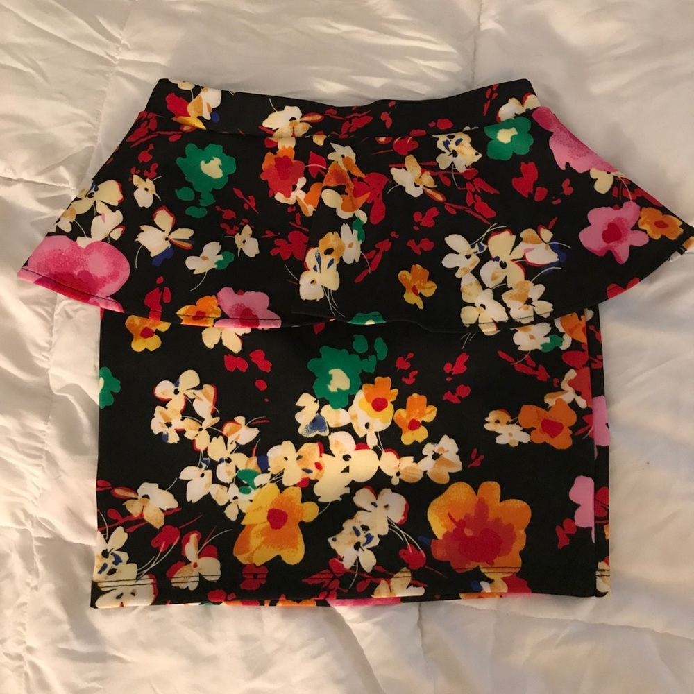 Stretchy, floral peplum skirt
