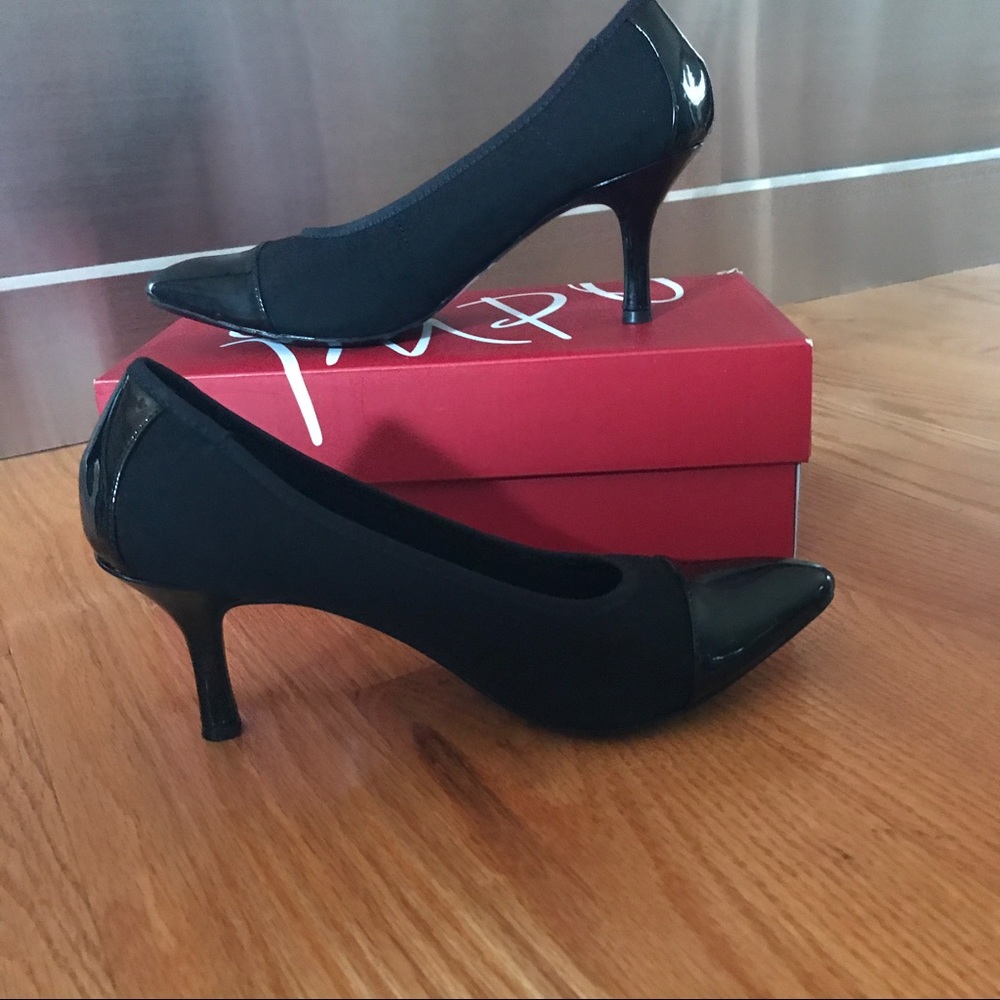 New Impo Stretch Black Pumps