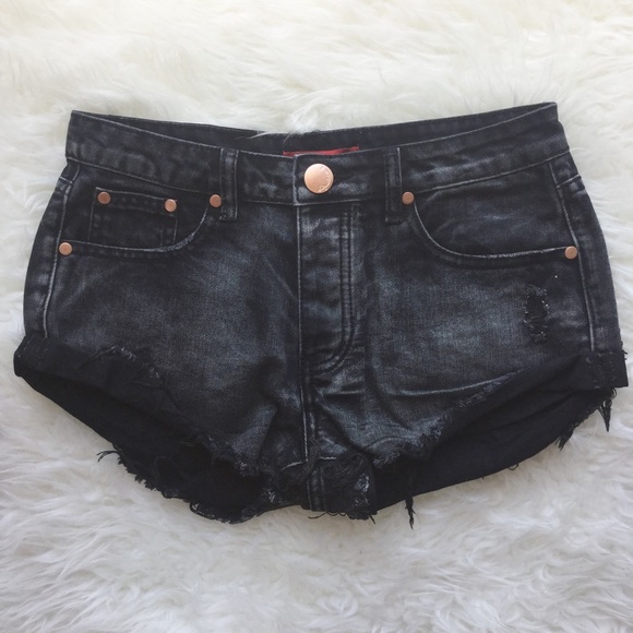 LAST1// New MIDNIGHT Black Denim Shorts - Picture 4 of 6