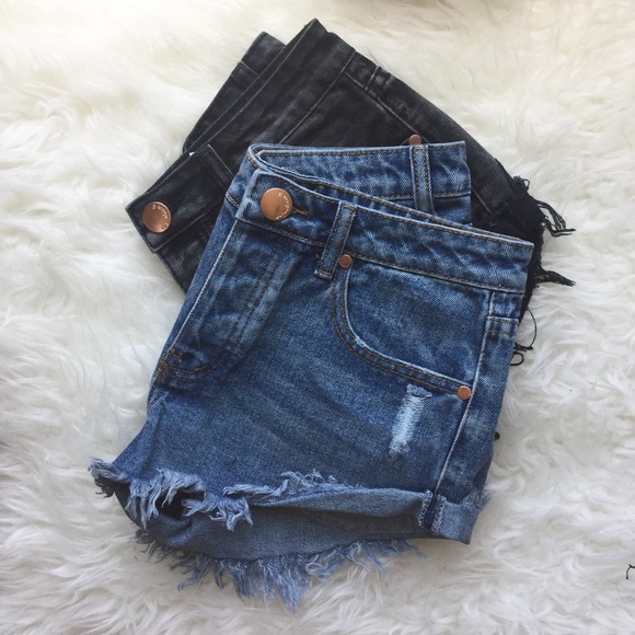 LAST1// New MIDNIGHT Black Denim Shorts - Picture 6 of 6