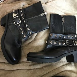 BcBg boots
