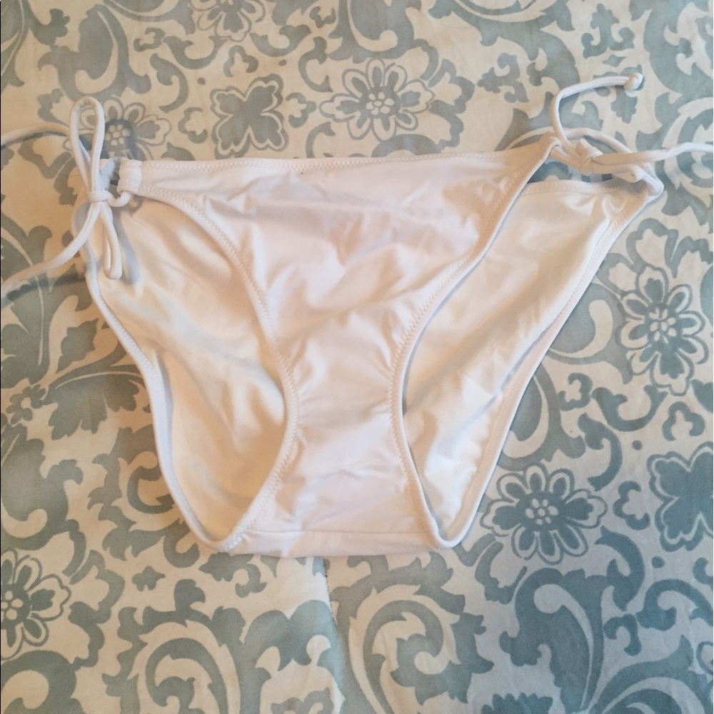 Victoria's Secret White Bikini Bottoms 👙