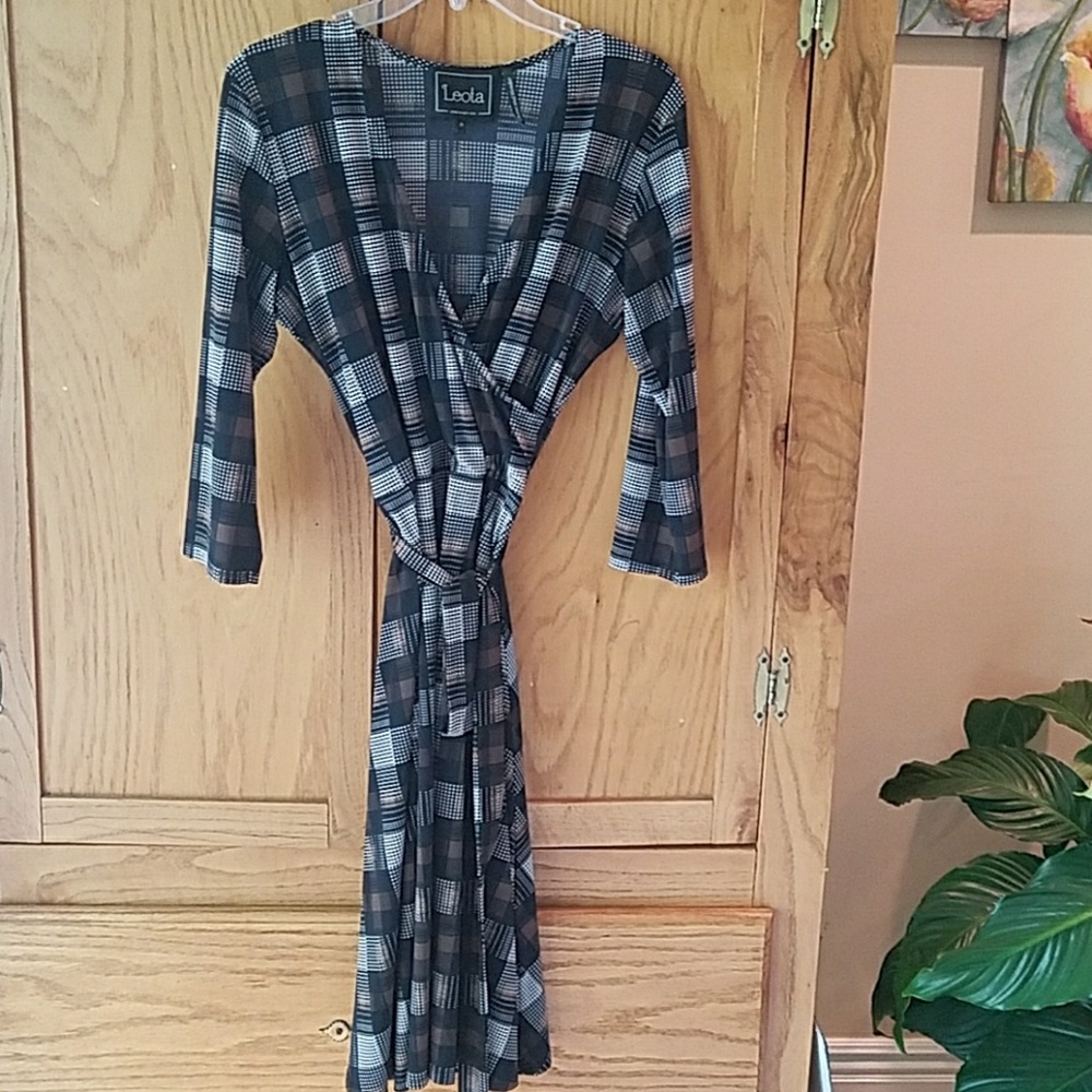 Leota brand dress