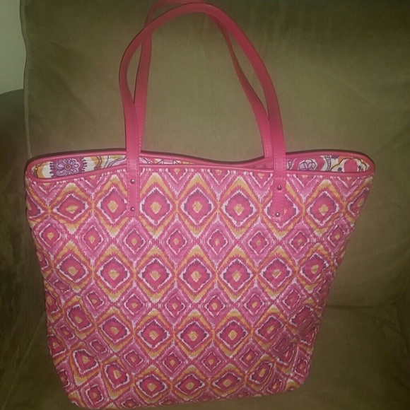 Vera Bradley Handbags - Vera Bradley patterned tote