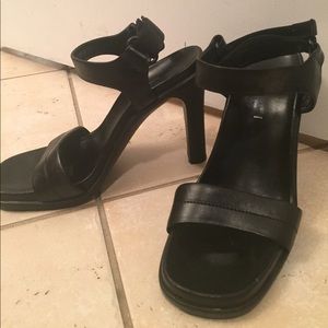 Gucci heels 5 1/2 women's black strappy pumps