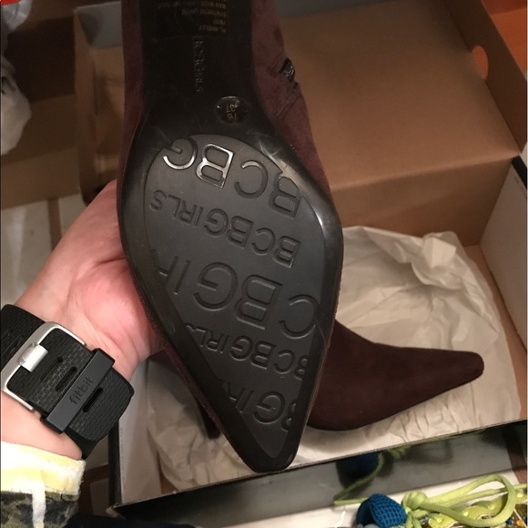BRAND NEW BCBG BOOTIES - Picture 3 of 3
