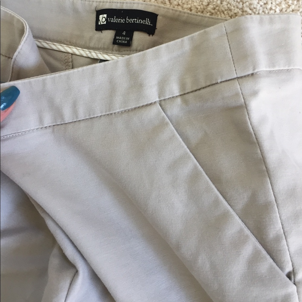 Tan capris - Picture 3 of 4