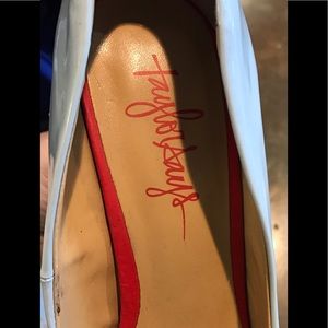 Taylor Says gray comic Heels