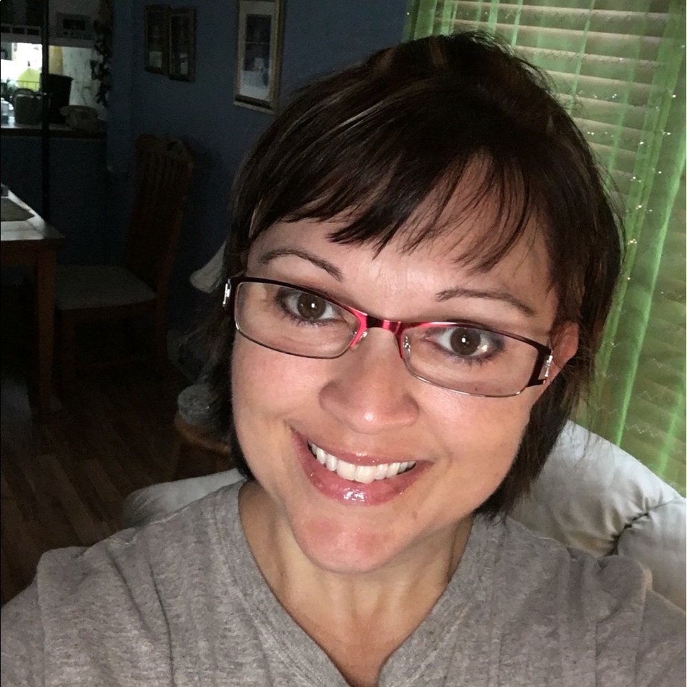 Meet your Posher, Debbie