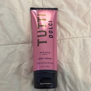 Bath & Body Works - body cream