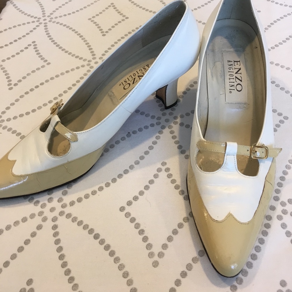 Vintage leather pumps