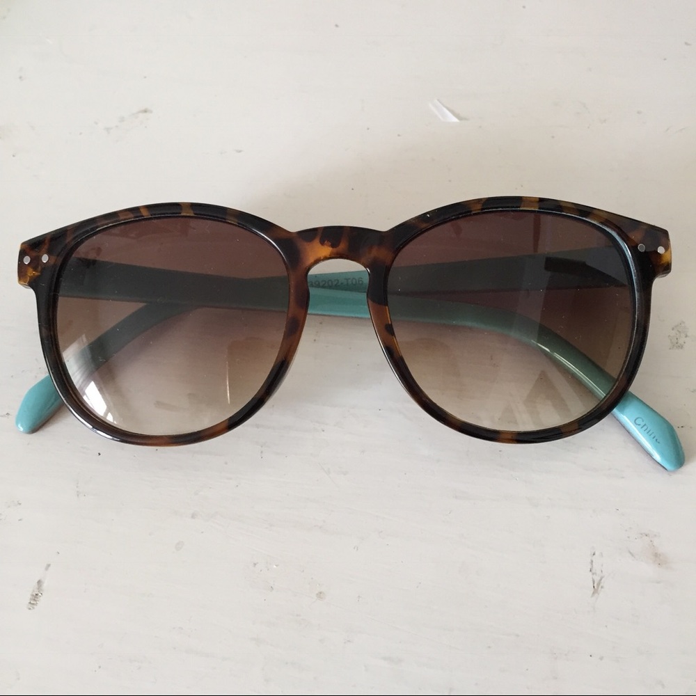 Trendy Cheetah Sunglasses