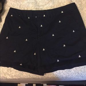 Tommy Hilfiger shorts.