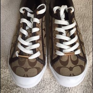 Coach signature logo sneakers NWOT Sz 8