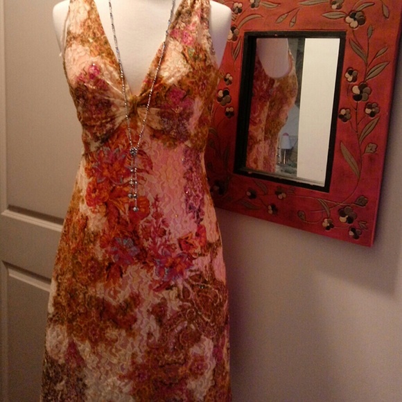 Muse Midi Dress - Picture 2 of 3