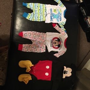 Baby Disney outfits/Pjs