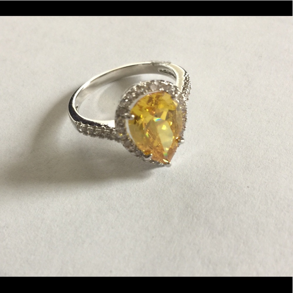 Faux stone / diamonds ring