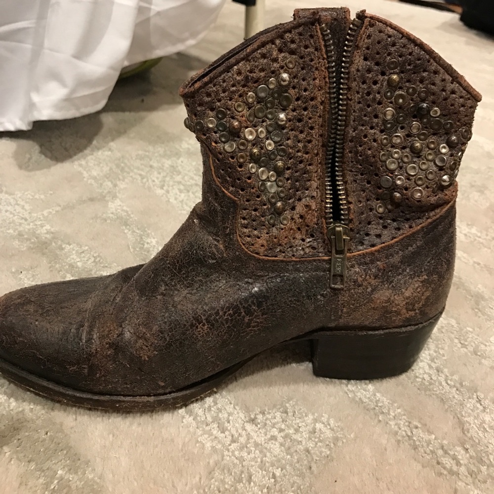 Cute Cowgirl Frye Booties