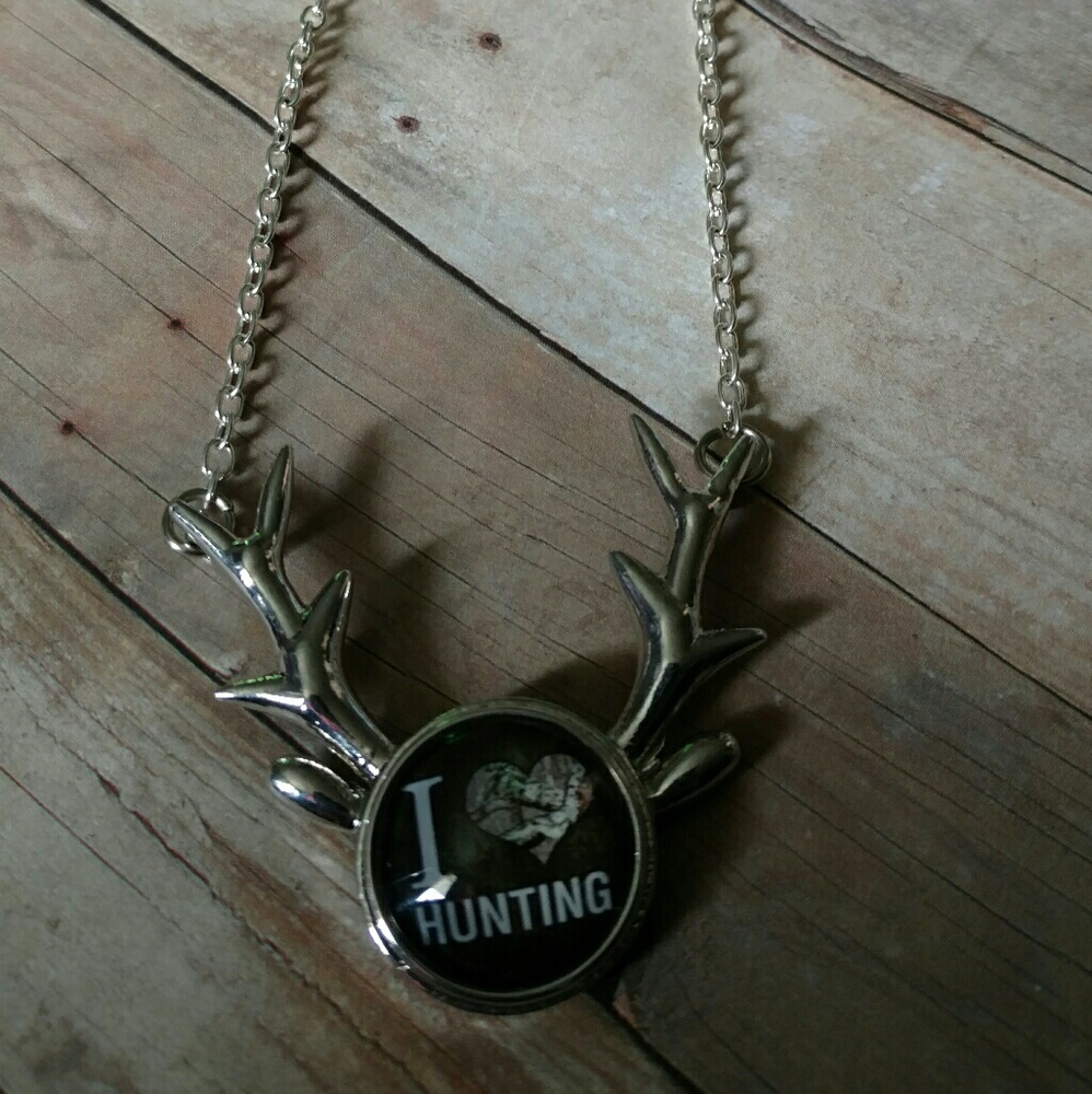 I love hunting camo antler necklace brand new
