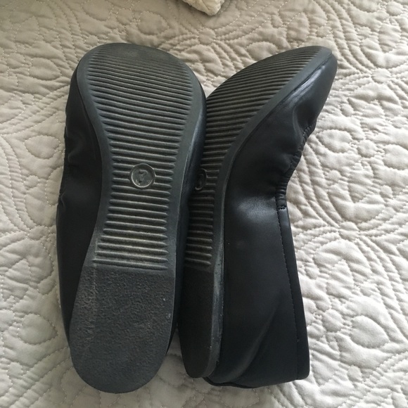 Mossimo flats (7) - Picture 2 of 3