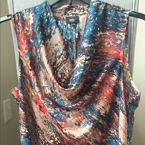 Patterned sleeveless blouse