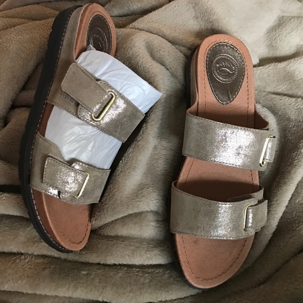 Nurture sandals