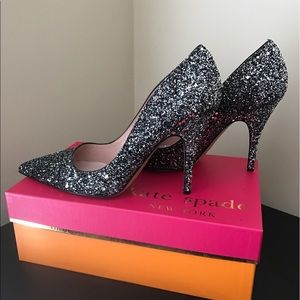 NWOT Kate Spade New York Licorice glitter pump 😍