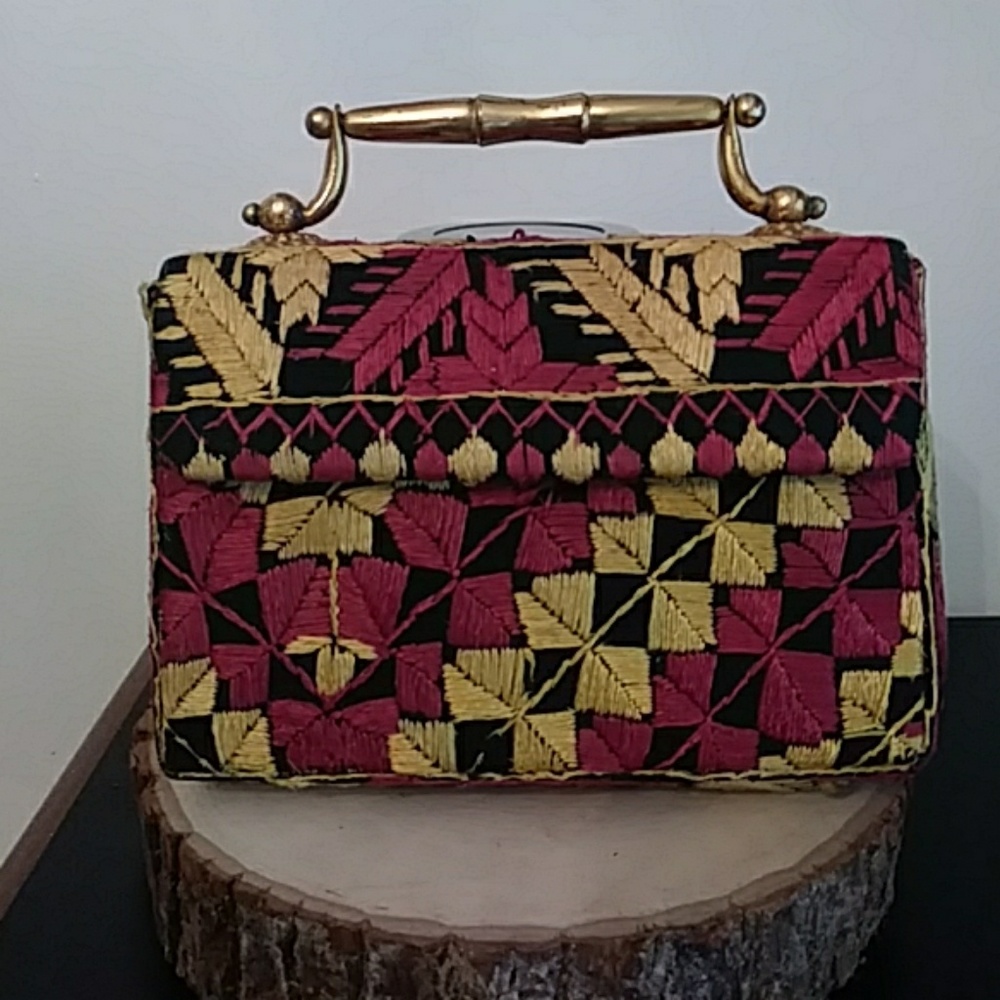 Vintage patterned purse 👛