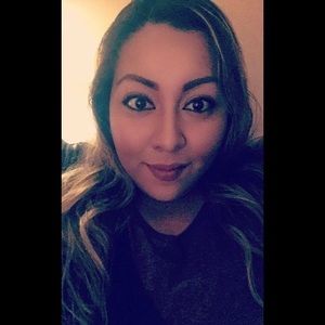 Meet your Posher, Monique