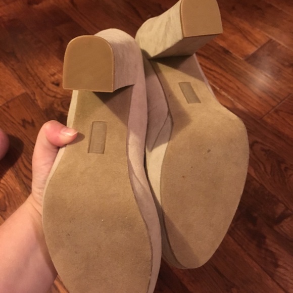 Unlisted tan chunk heels - Picture 4 of 8