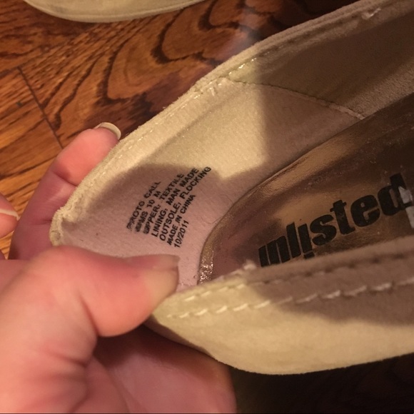 Unlisted tan chunk heels - Picture 5 of 8