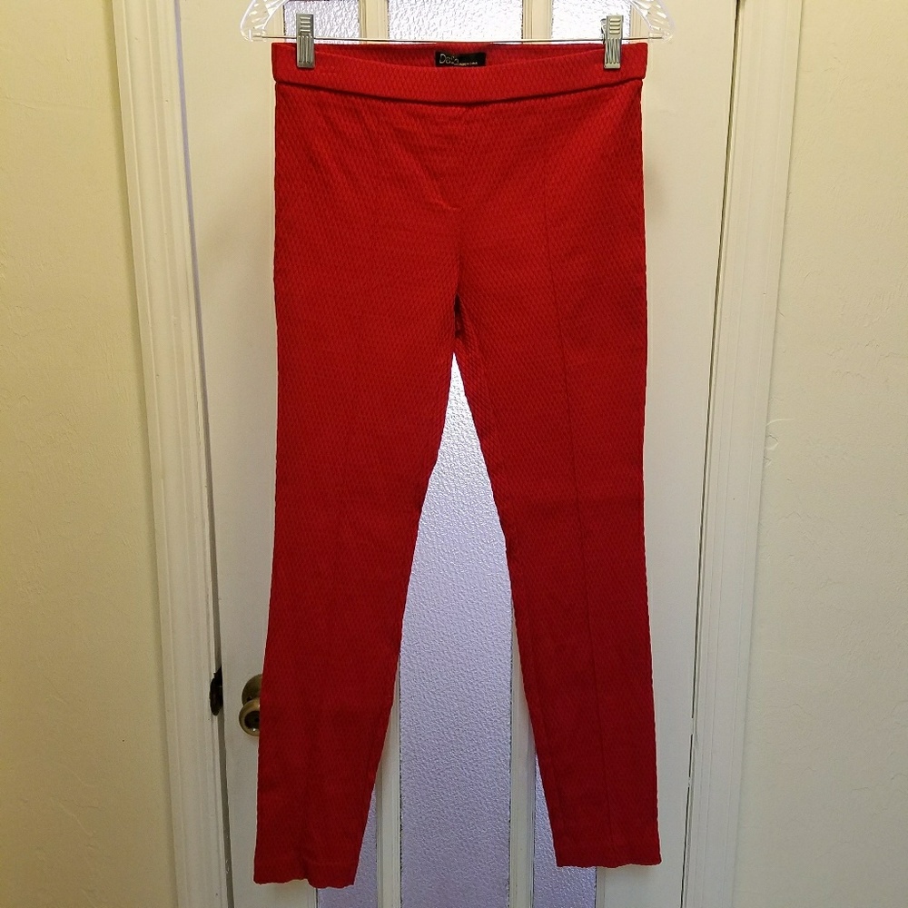 Red pull on skinny pants