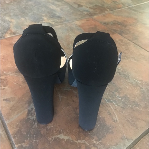 Black Clear Strap Chunky Platform Heel - Picture 3 of 7