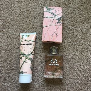 Realtree for her perfume and lotion