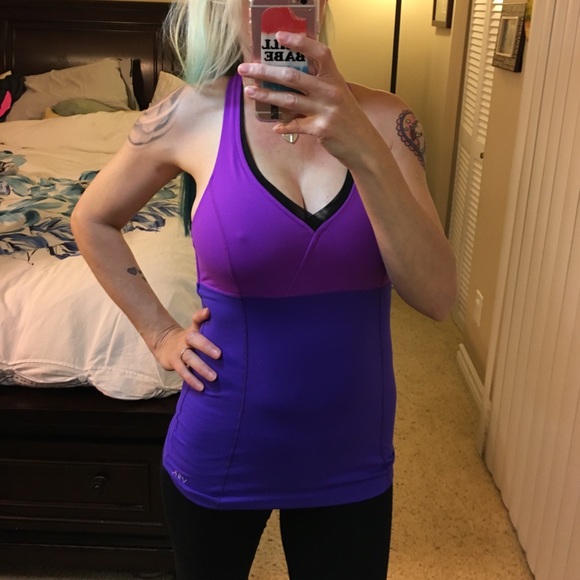 great cond VSX Workout tank top - Picture 2 of 8