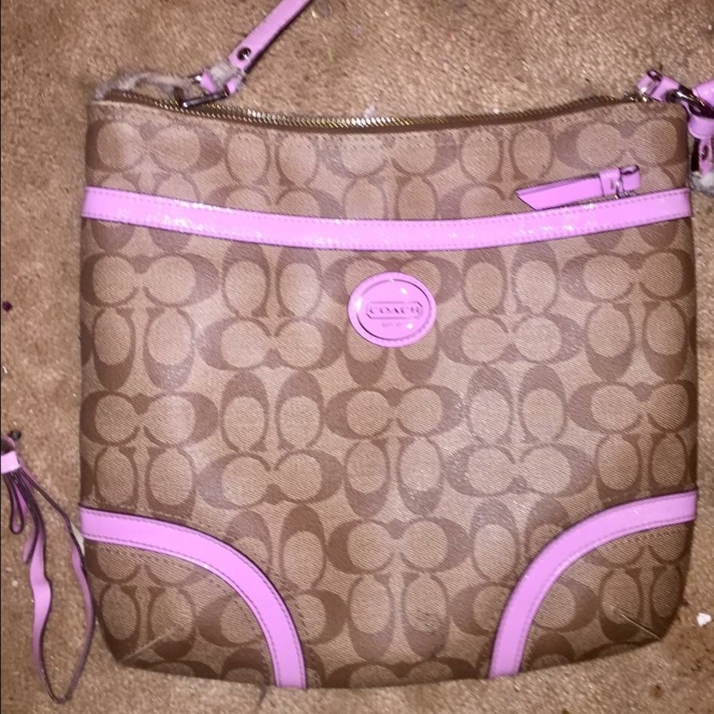 coach signature tan color purse shoulder bag
