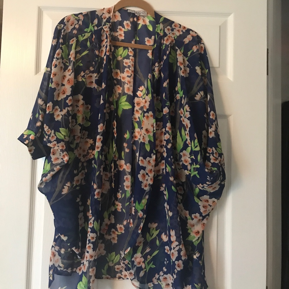 Gorgeous flower print kimono.